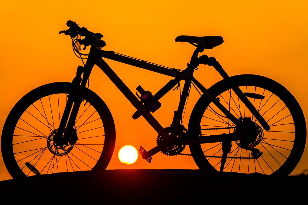 coucher de soleil et de vélo