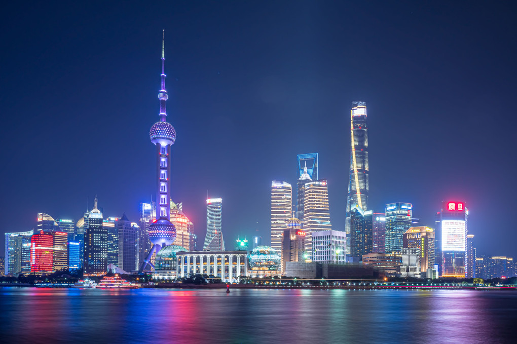The Shanghai 〜 浦東の高層ビル群の夜景