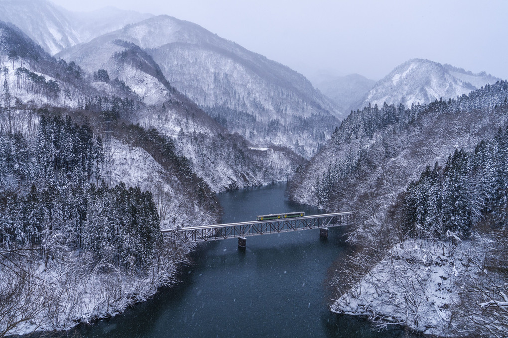 雪深く