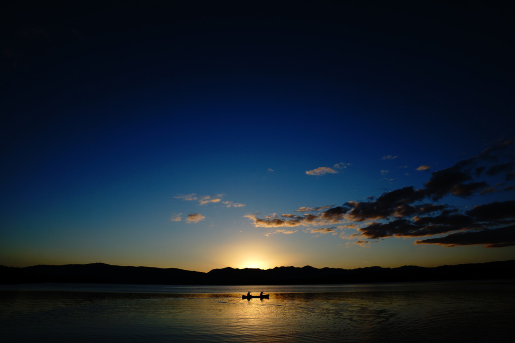 夕日の向こうへ