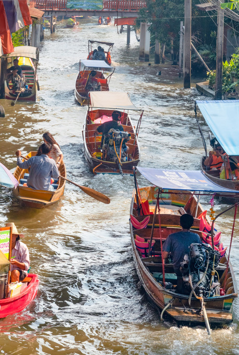  Floating market