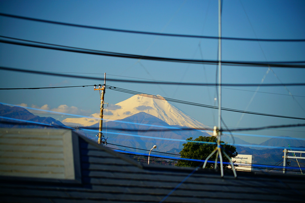 自宅から見える今日の富士山　朝8時37分 