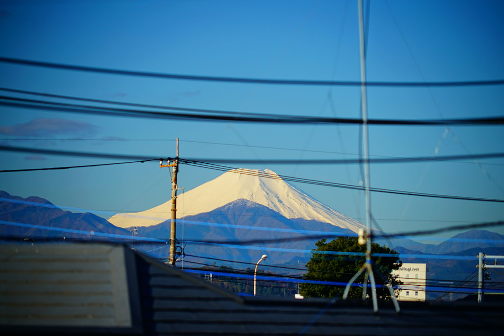 自宅から見える今日の富士山　朝8時04分  