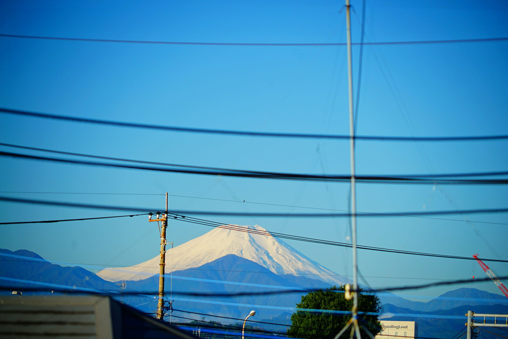 わが家から見える今朝の富士山　7時19分 