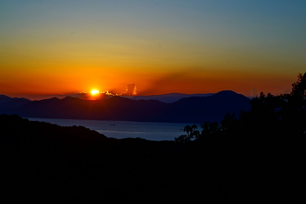 海山より望む瀬戸内海へ沈む夕陽