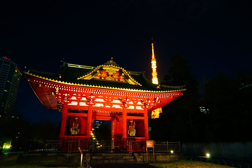 旧台徳院霊廟惣門 と 東京タワー