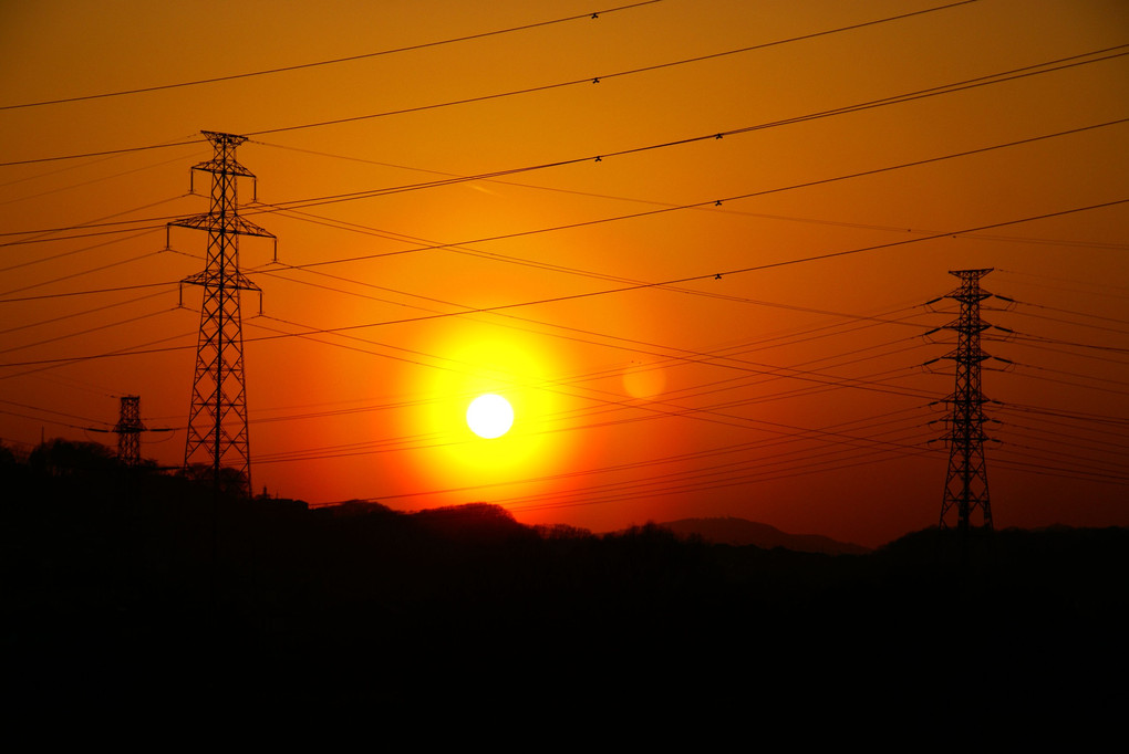 【 STAY HOME 】2011年2月26日 高圧線と夕陽