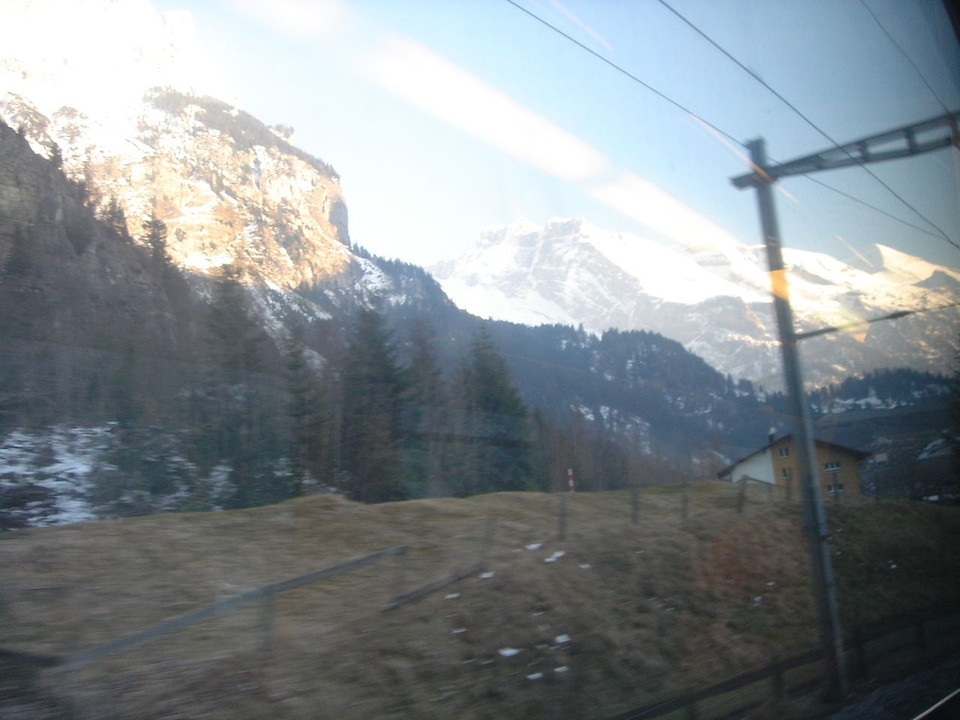 2006年4月8日　スイス　ベルン　→  イタリア　コモ　列車旅　アルプス