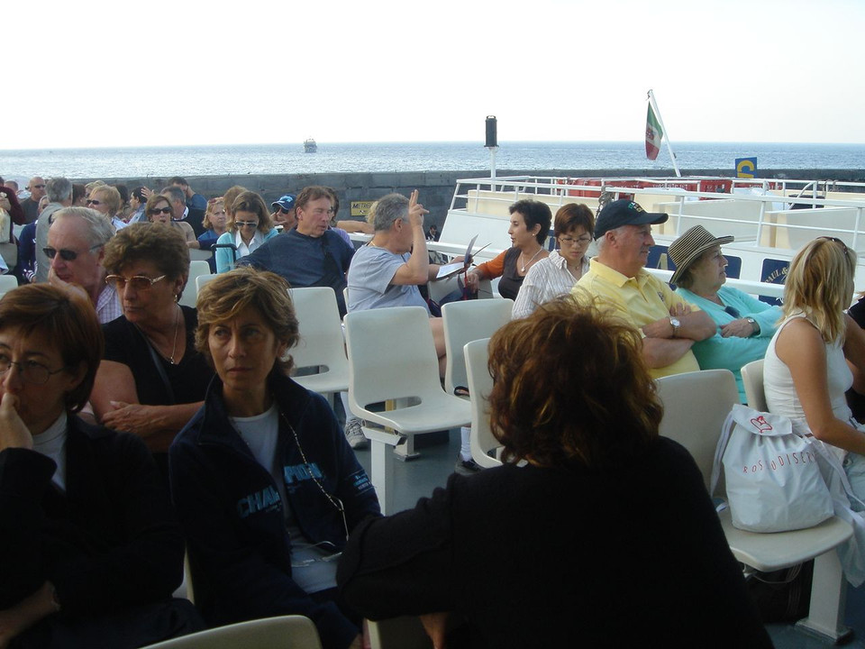 2006年10月29日　イタリア　カプリ島へ行く船上にて。