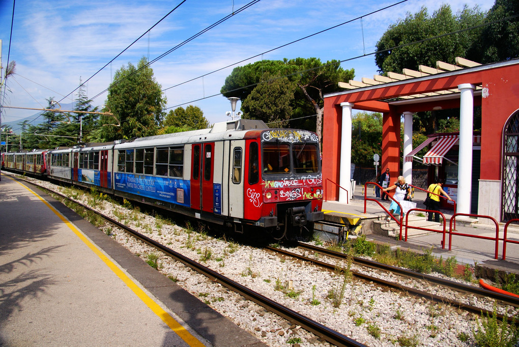2010年10月3日　イタリア　ナポリ　ポンペイ遺跡　最寄駅 Pompei Scav