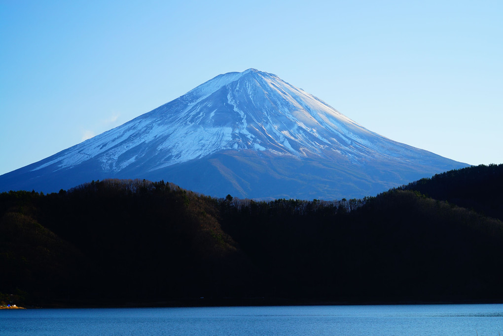 令和三年　元旦　富士山初詣　河口湖  初詣、東京の神社は密なので、日本一大きい御神体