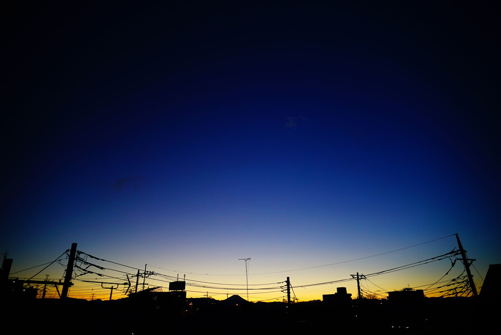 正月九日　わが家から見える富士山への日没  