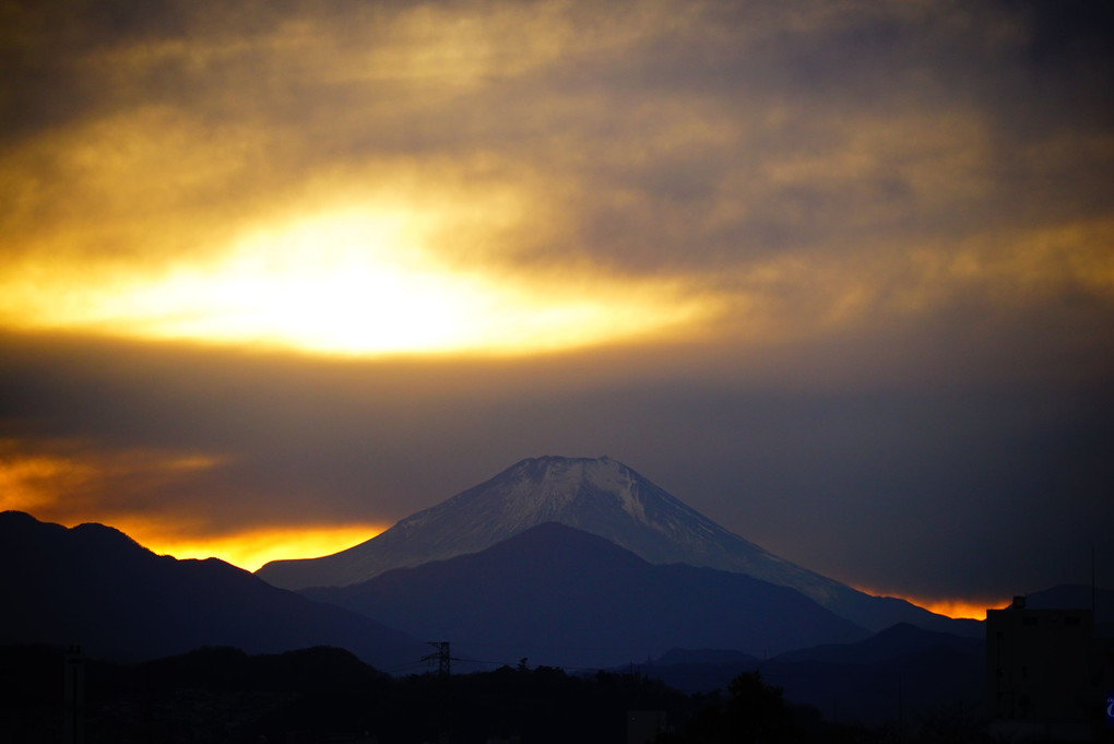 正月11日　成人式の日に見える富士山への日没