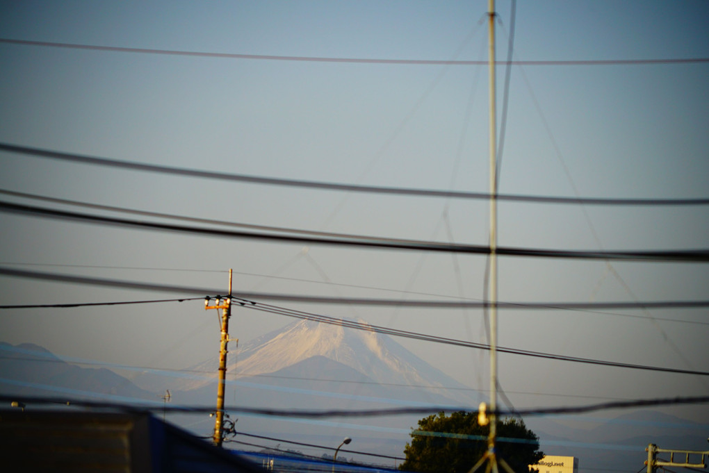 正月16日に自宅から見える今朝の富士山  