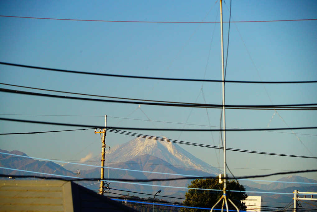 正月19日の自宅から見える富士山  冠雪が随分少なくなりました。