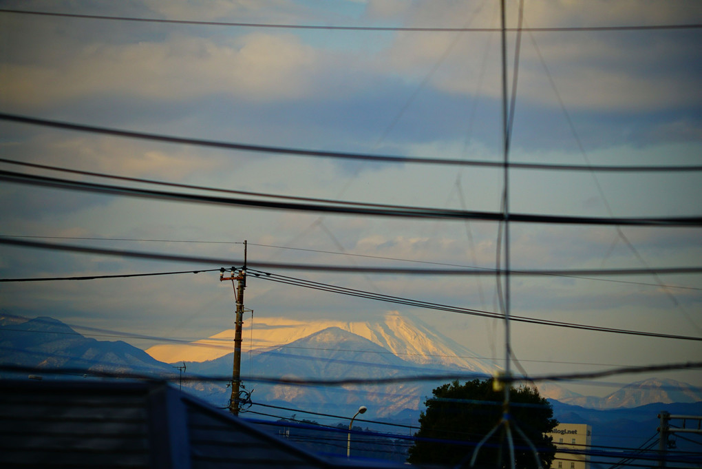 正月26日の自宅から見せる今朝の富士山 