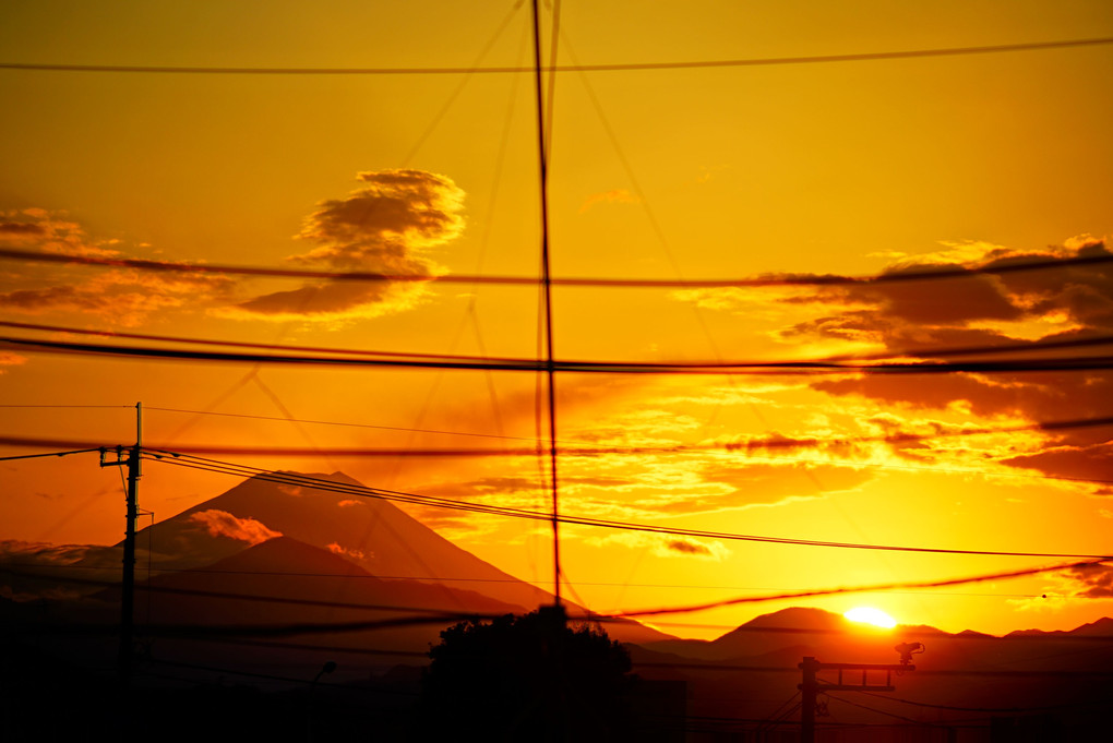 正月27日の富士山へと沈む夕陽  