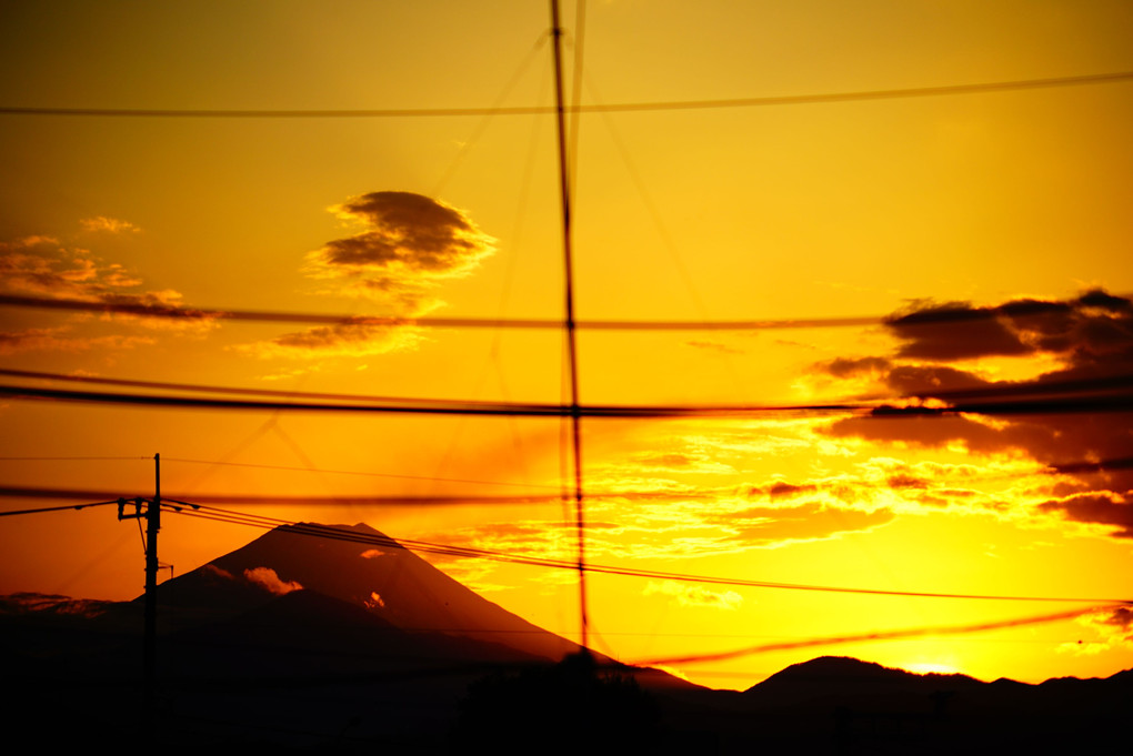 正月27日の富士山へと沈む夕陽  