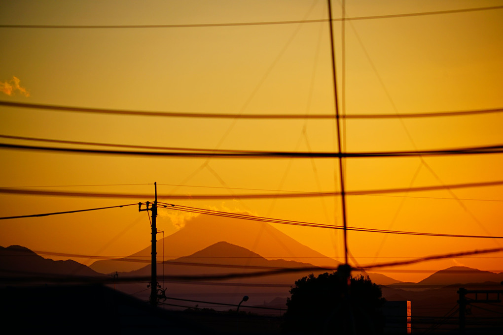 2月16日　わが家から望む富士山と日没
