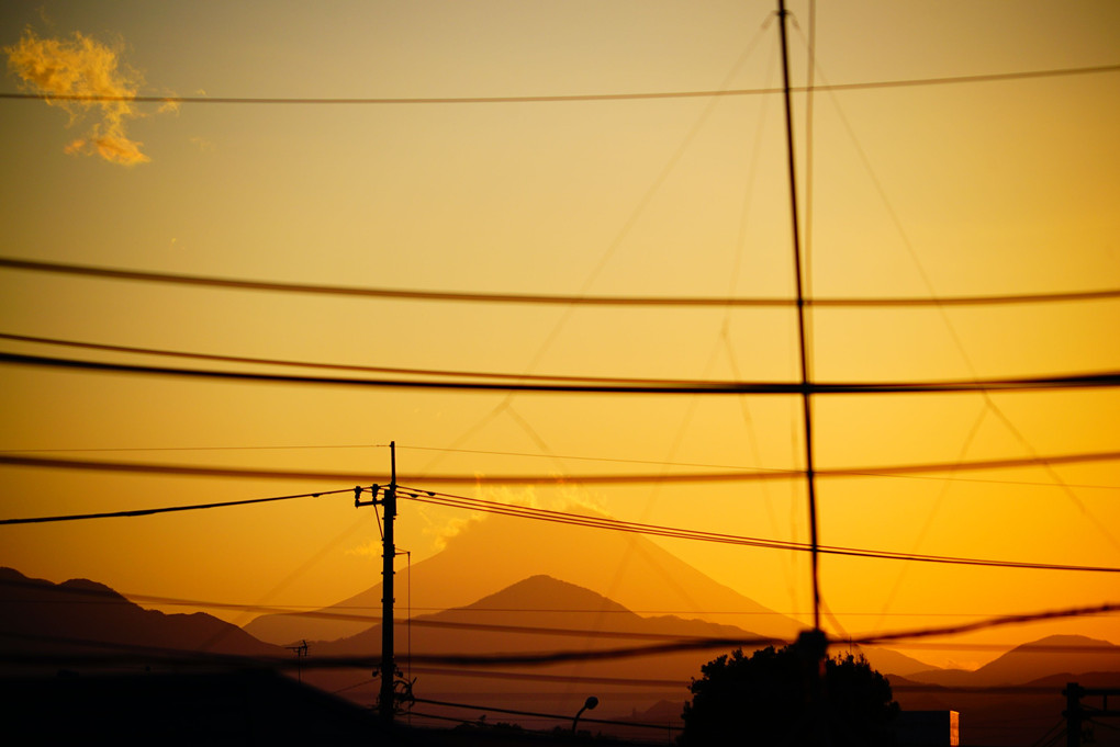 2月16日　わが家から望む富士山と日没