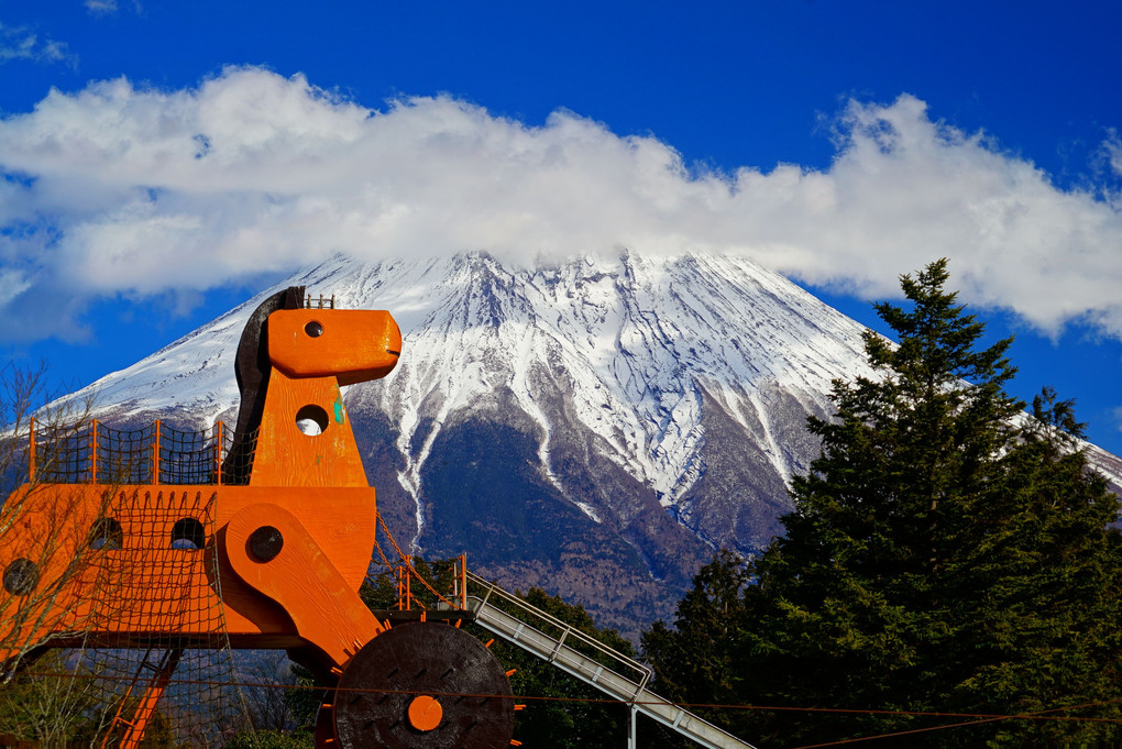 富士山とトロイの木馬
