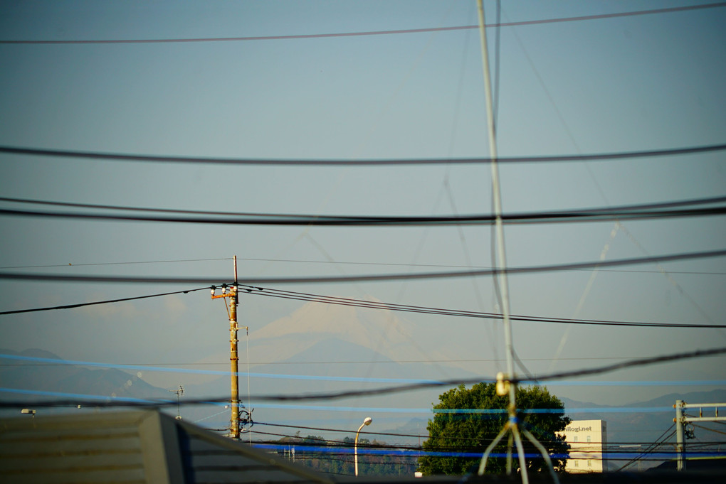 3月18日　わが家から望む今朝の富士山