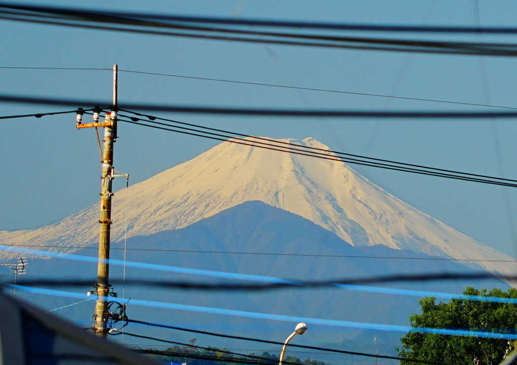 自宅から見える今日の富士山　10月22日　朝8時2分