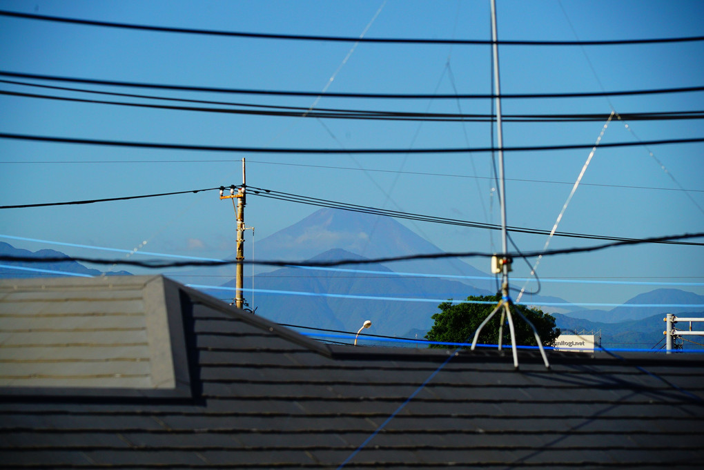自宅から見える今日の富士山　10月9日　8時32分   今日は爽やかな秋晴れ