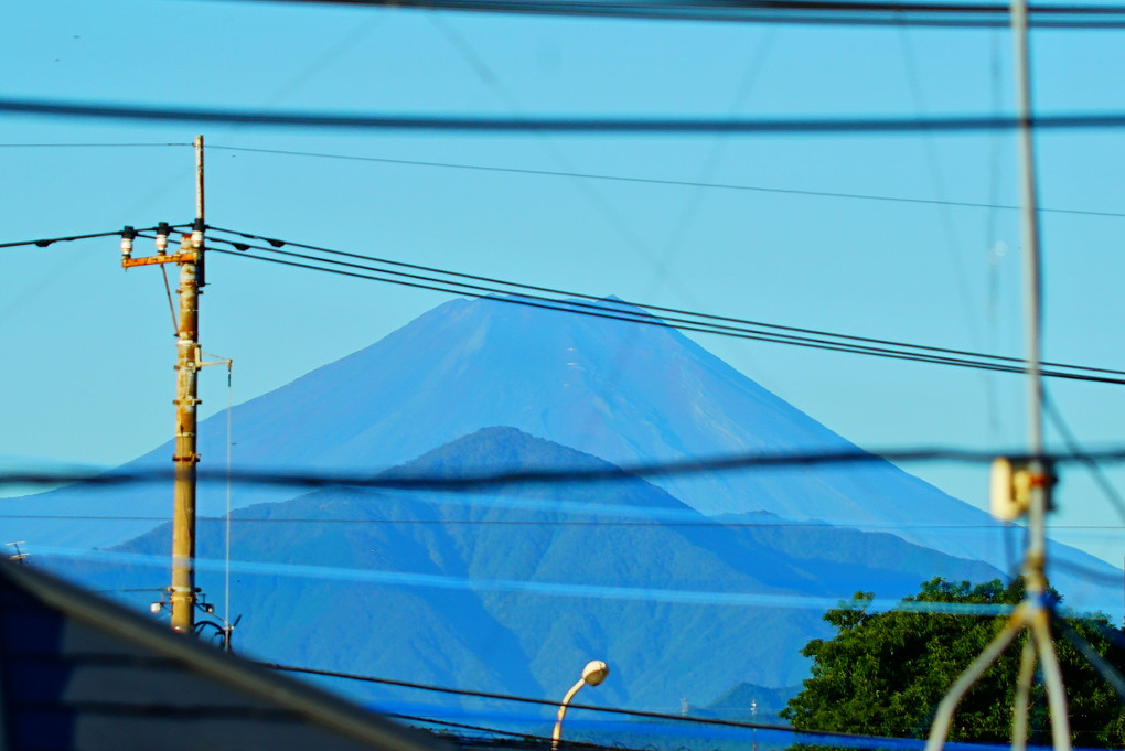 自宅から見える今日の富士山　10月13日　6時59分 