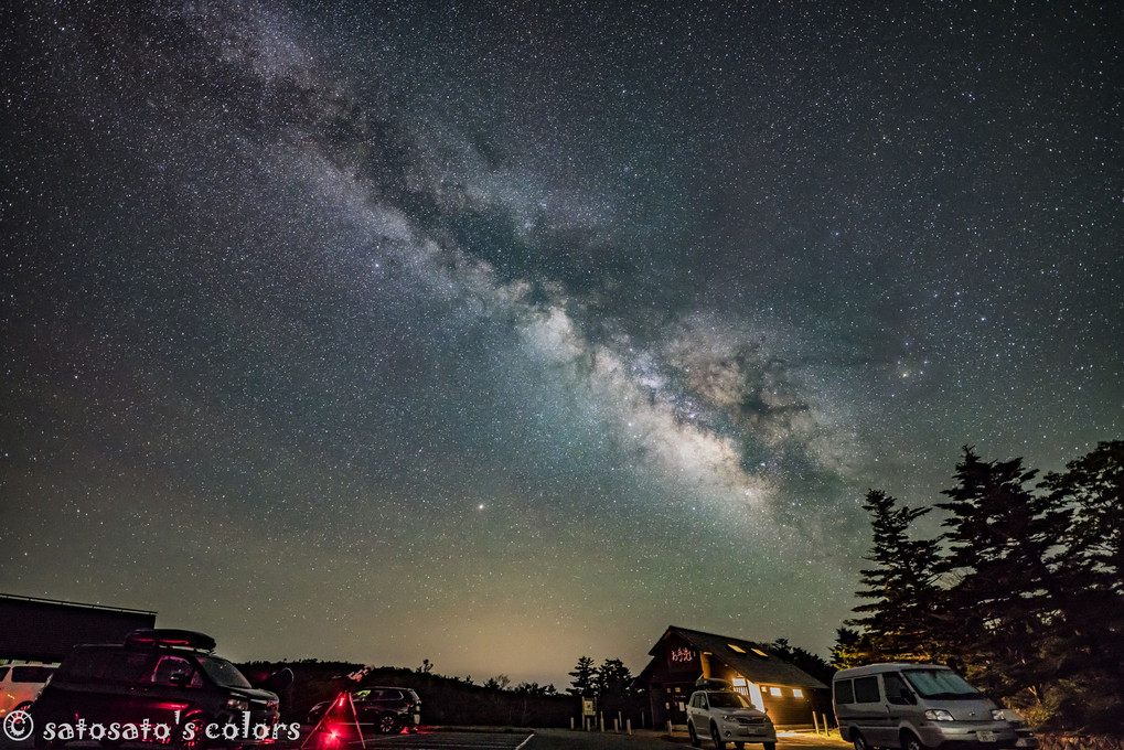 空に流れる星の川