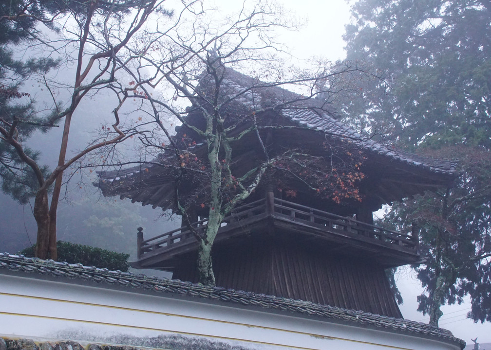 霧の山寺　3　