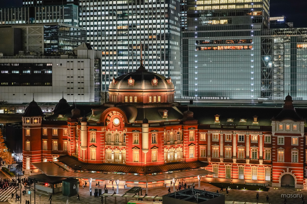 師走、東京駅。