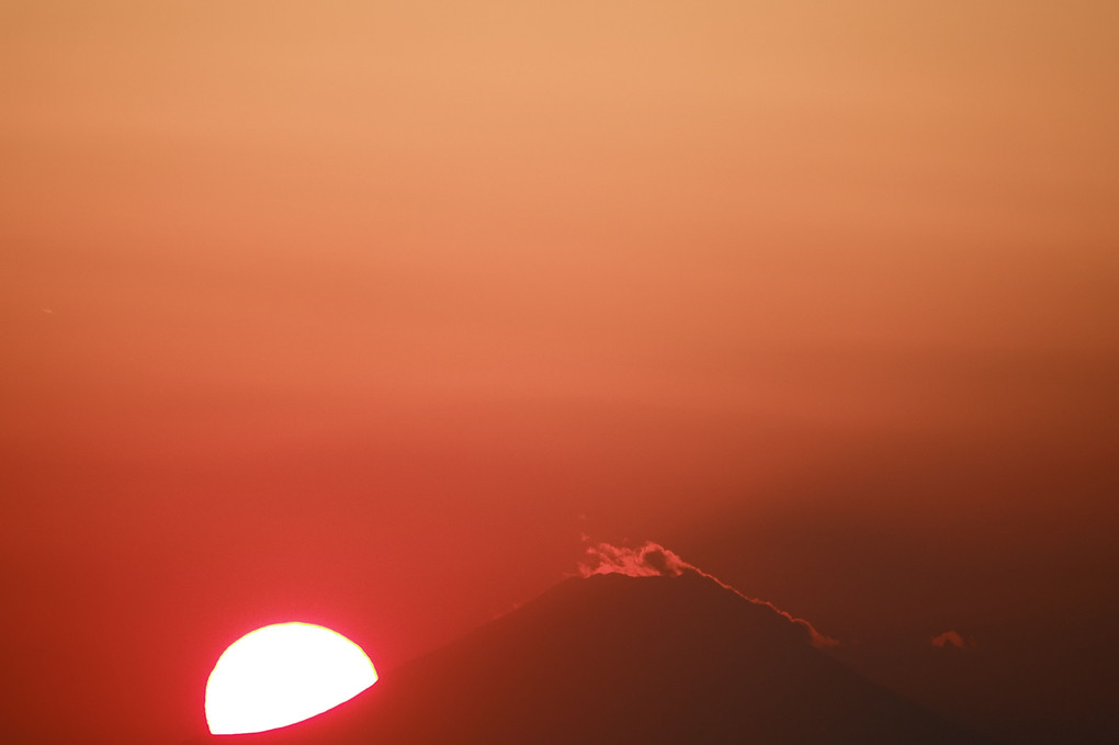 夕焼け富士山を、カシャッです。