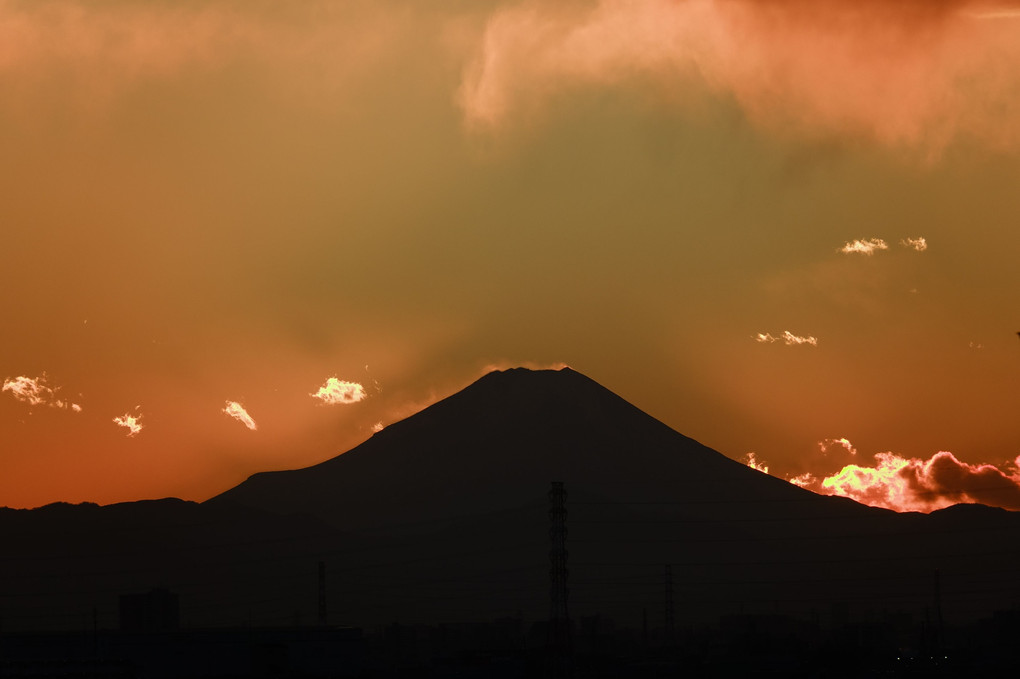 夕焼け富士山をカシャッです。