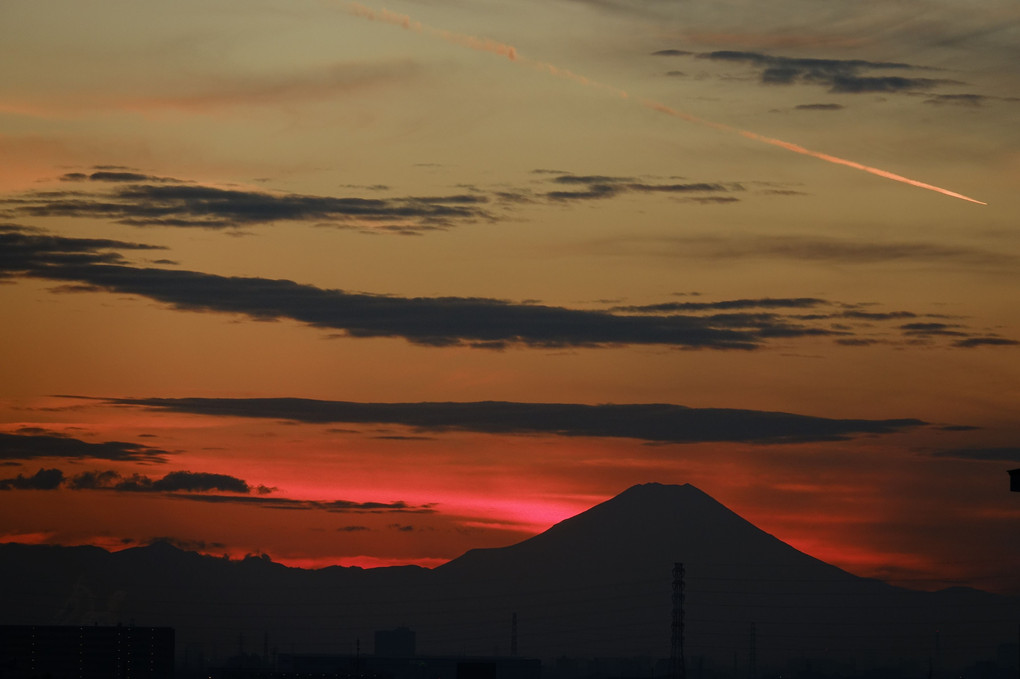 夕焼け「富士山」を、カシャです。