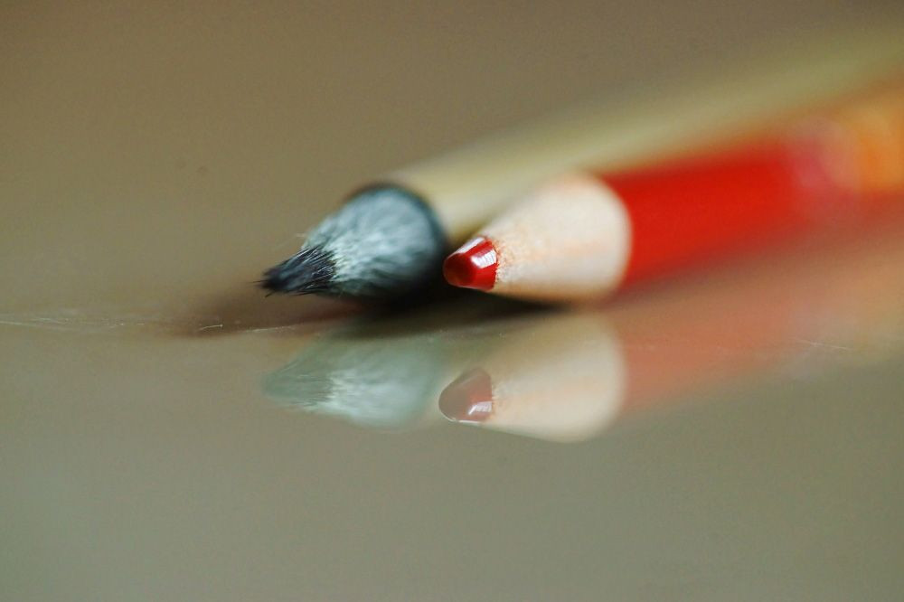 筆と赤鉛筆