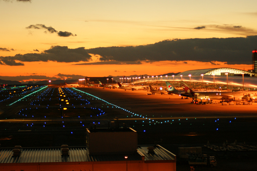 関空　～夜の始まり～