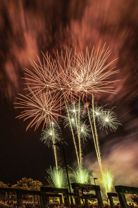 夏の夜空に