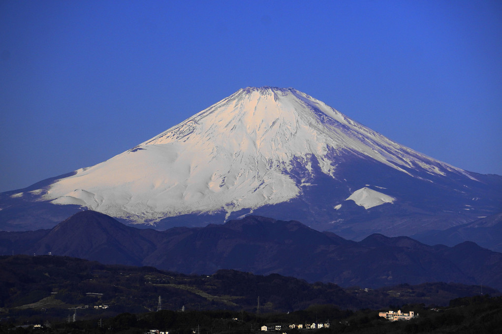 新雪をいだく早春の富士！（2景）