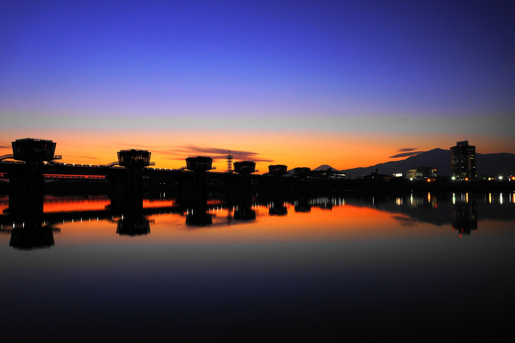 相模川夕景：相模川大堰：P7