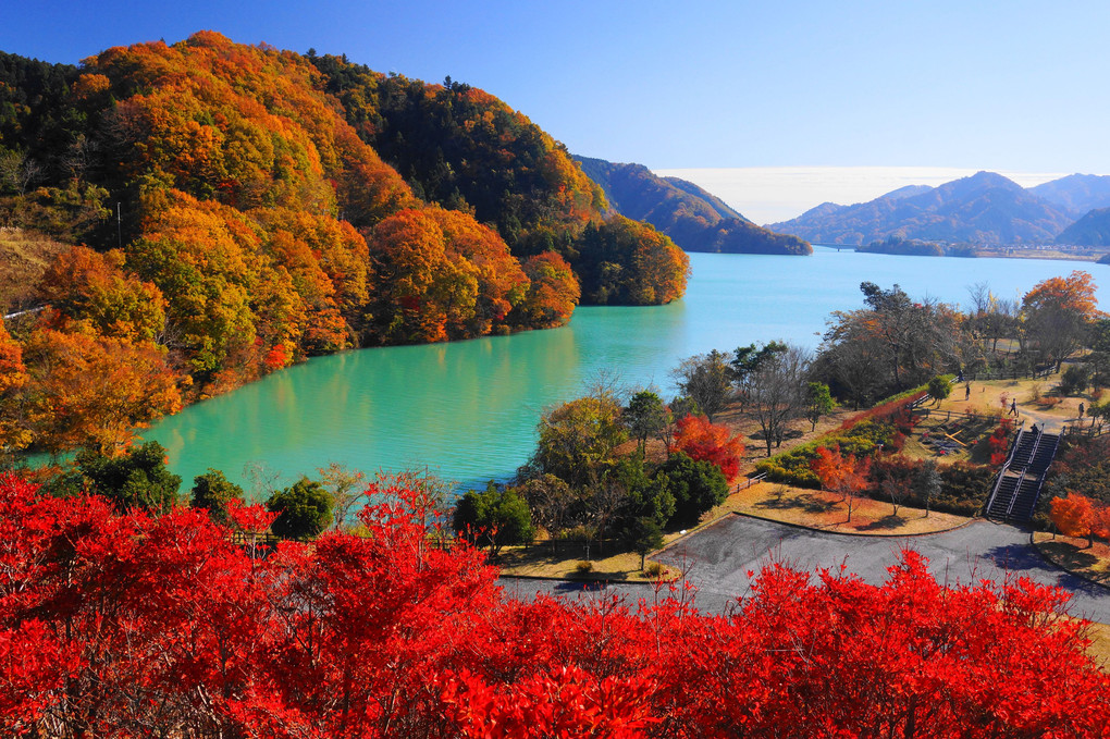 晩秋の宮ケ瀬湖！