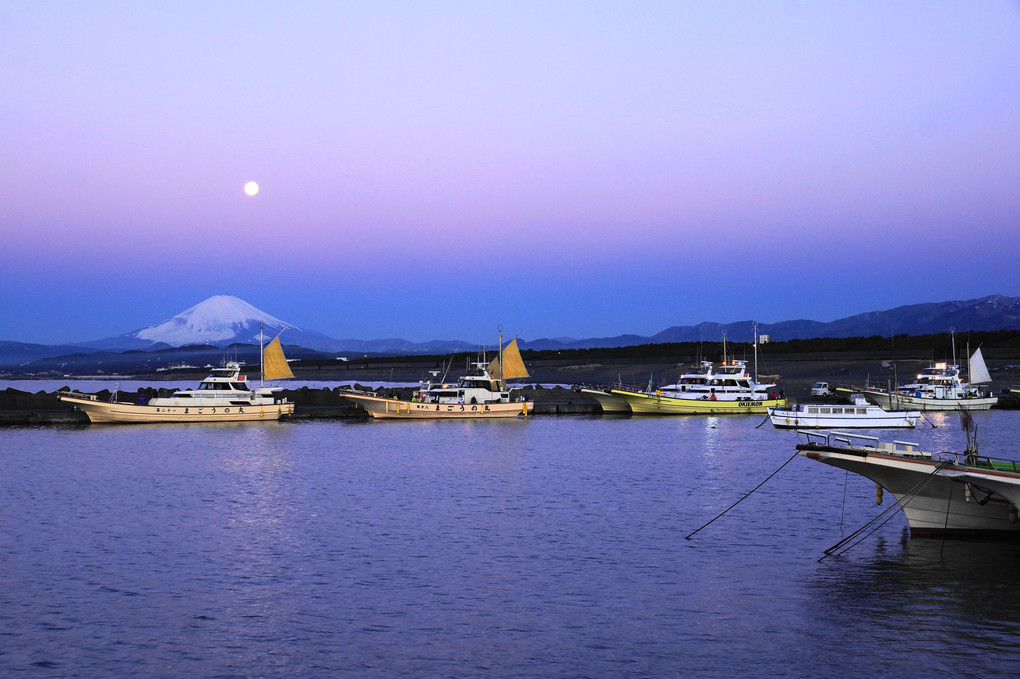 漁港の夜明け：Ｐ2
