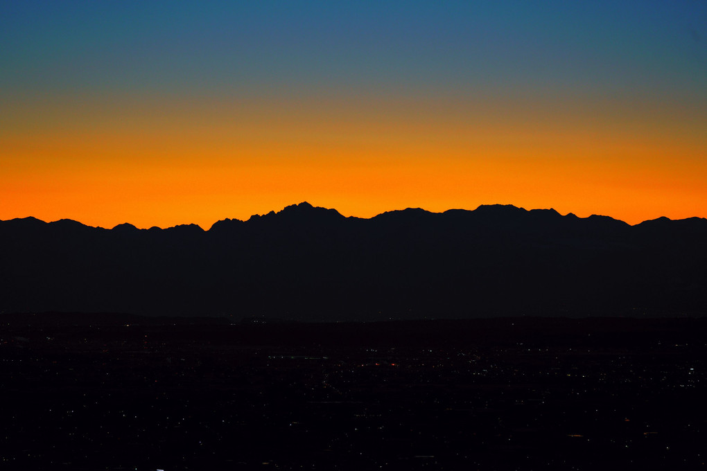 陽の出前の立山連峰のシルエットは美しい！