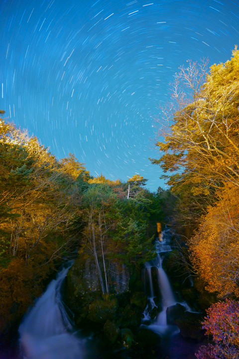 星空と竜頭の滝