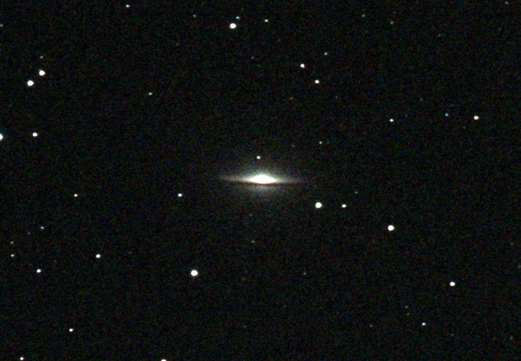 ソンブレロ銀河　おとめ座M104