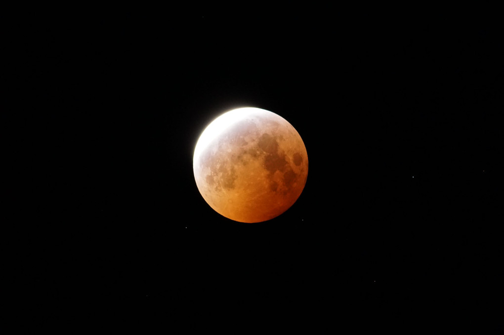 2022/11/08　皆既月食と天王星食　『天王星に近づく赤銅色の月』