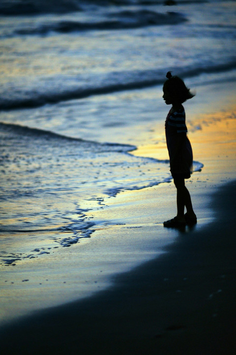 海辺の少女