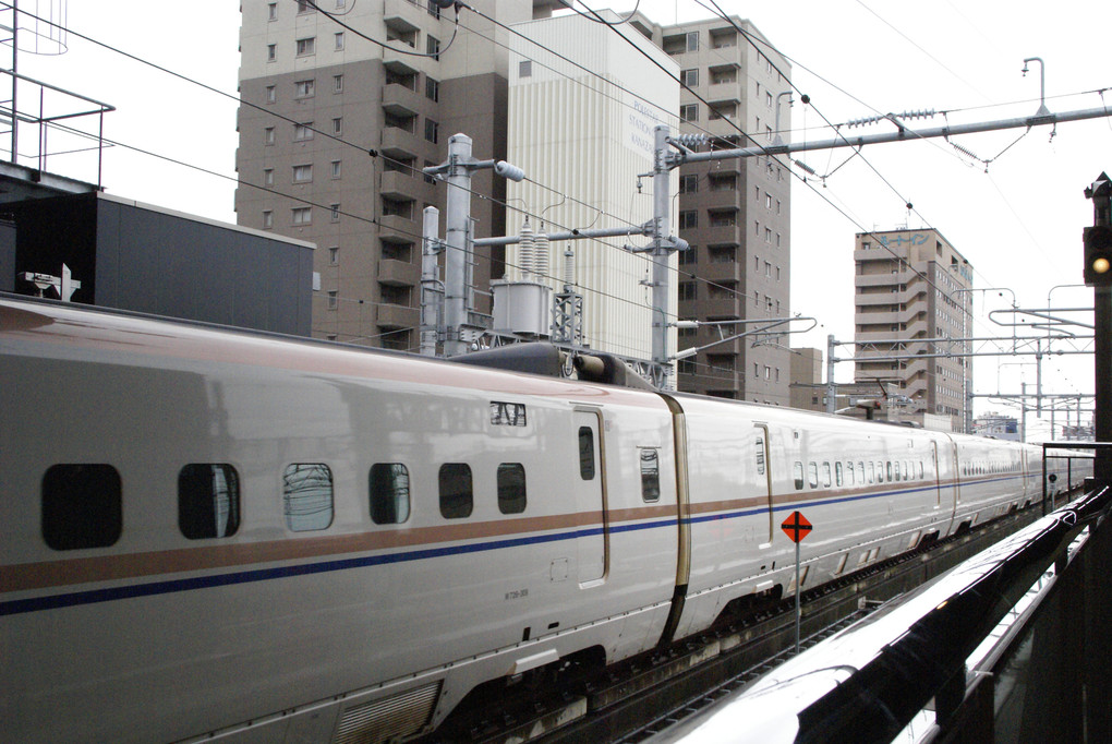 金沢駅で北陸新幹線E7・W7系を入線到着から入庫へ出発までを撮る。
