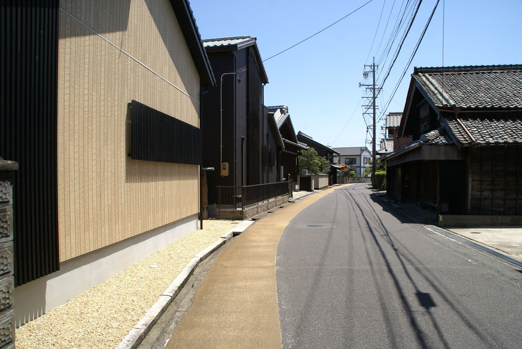 近鉄特急撮影後、松ヶ崎駅まで散歩す。