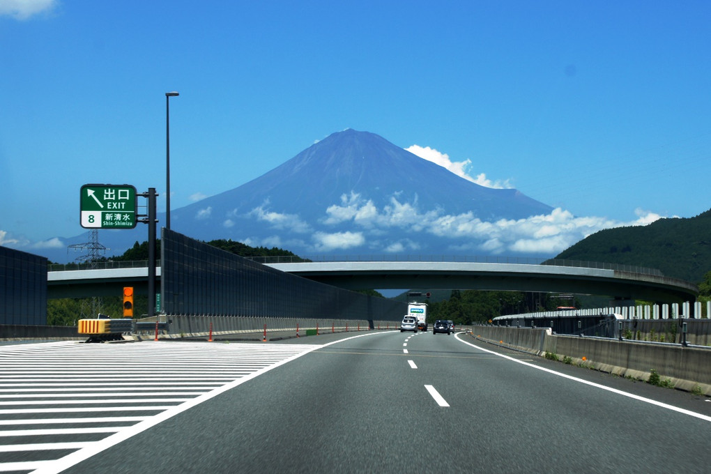 道路が富士山の形（ｐ＿ｑ？